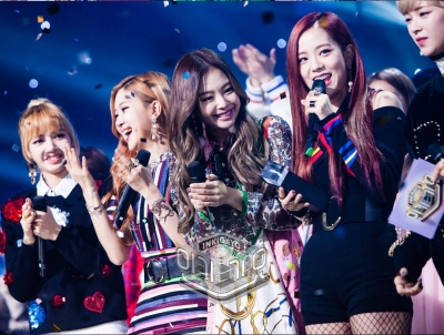 BP_-_Inkigayo_-_December_4_2016_28229.jpg
