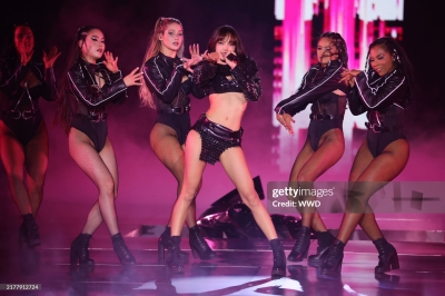 Lisa_-_Victoria_s_Secret_Fashion_Show_Performance_2024_283029.jpg