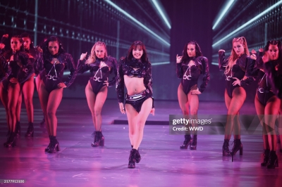 Lisa_-_Victoria_s_Secret_Fashion_Show_Performance_2024_283829.jpg