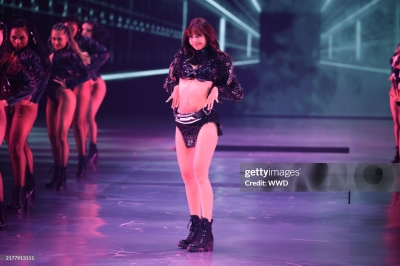Lisa_-_Victoria_s_Secret_Fashion_Show_Performance_2024_283929.jpg