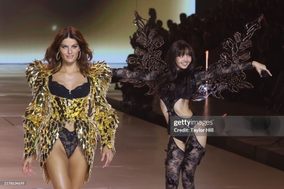 Lisa_-_Victoria_s_Secret_Fashion_Show_Performance_2024_286829.jpg