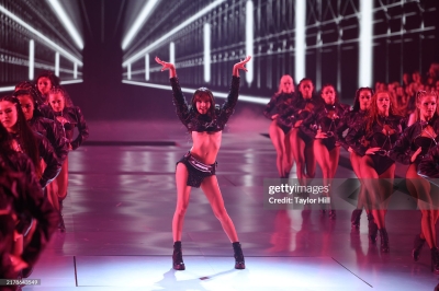 Lisa_-_Victoria_s_Secret_Fashion_Show_Performance_2024_289529.jpg