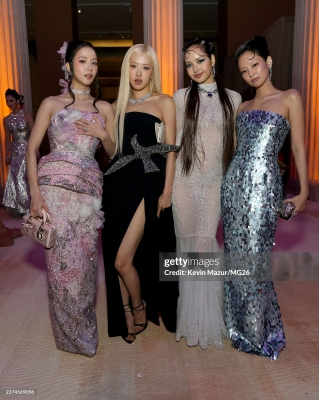 Click to view full size image
==============
Met_Gala_Celebrating_Costume_Art_-_Inside_2026_281029~0.jpg Met_Gala_Celebrating_Costume_Art_-_Inside_2026_281029~0.jpg
