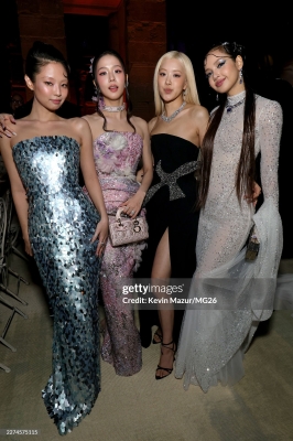 Click to view full size image
==============
Met_Gala_Celebrating_Costume_Art_-_Inside_2026_281529~0.jpg Met_Gala_Celebrating_Costume_Art_-_Inside_2026_281529~0.jpg