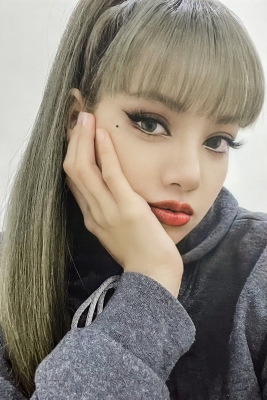 LALISA_-_Photocards_28729.jpg