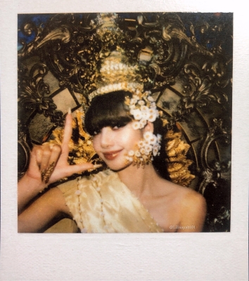 LALISA_-_Polaroids_28129.jpg