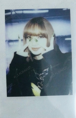 LALISA_-_Polaroids_28229.jpg