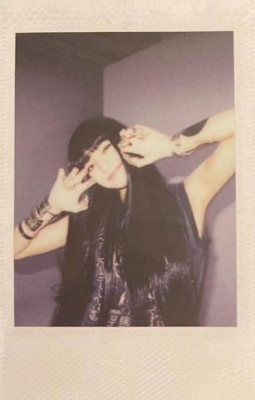 LALISA_-_Polaroids_28429.jpg